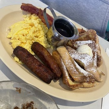 Arthur's Restaurant - French Toast breakfast - Breakfast & Brunch Near Me - Mentone, California Arthur's Restaurant - French Toast breakfast - Breakfast & Brunch Near Me - Mentone, California