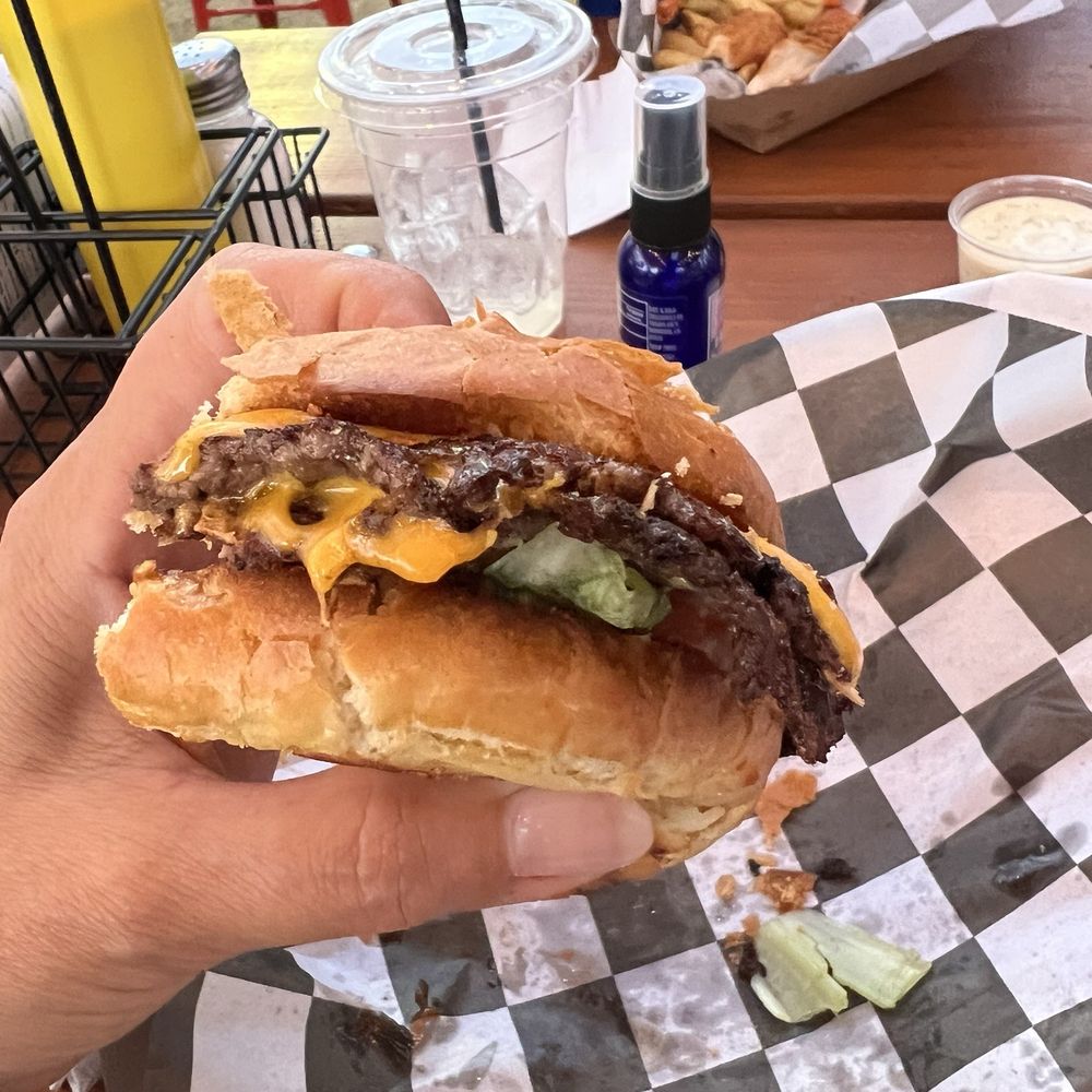 Steadfast Diner - Classic burger - Salad Near Me - Mesa, Arizona