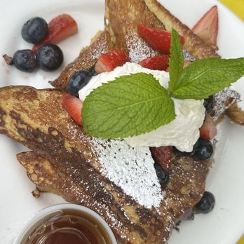 Cafe on 27 - French toast - Breakfast & Brunch Near Me - Topanga, California Cafe on 27 - French toast - Breakfast & Brunch Near Me - Topanga, California