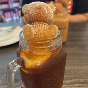 Yi Xin Cafe - HK Style Iced Lemon Tea w/ Frozen Bear - Hong Kong Style Cafe Near Me - Honolulu, Hawaii Yi Xin Cafe - HK Style Iced Lemon Tea w/ Frozen Bear - Hong Kong Style Cafe Near Me - Honolulu, Hawaii