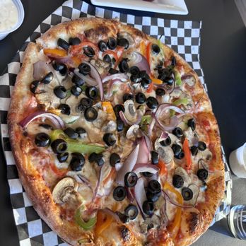 Lounge 51 - Veggie pizza - Pizza Near Me - Tarzana, California Lounge 51 - Veggie pizza - Pizza Near Me - Tarzana, California