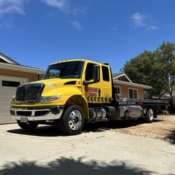 Hernandez Towing Service