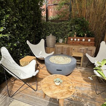 Den Mother Wellness - Front Patio Area - Massage Therapy Near Me - Venice, California Den Mother Wellness - Front Patio Area - Massage Therapy Near Me - Venice, California