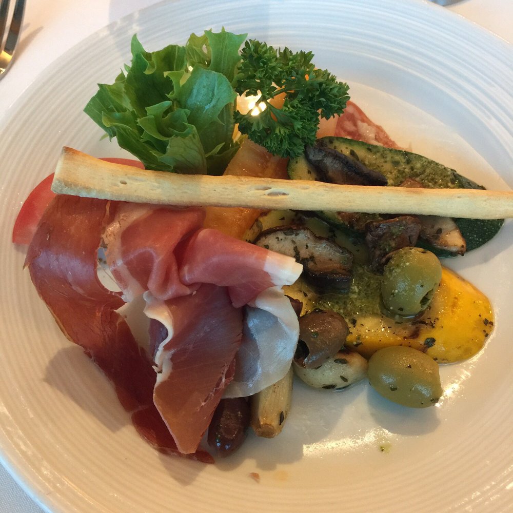 Egon - Nice salad - Steakhouses Near Me - Oslo, 03 Egon - Nice salad - Steakhouses Near Me - Oslo, 03