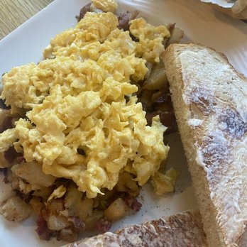 Evergreen Eatery & Cafe - Corned Beef Hash - Breakfast & Brunch Near Me - Boston, Massachusetts Evergreen Eatery & Cafe - Corned Beef Hash - Breakfast & Brunch Near Me - Boston, Massachusetts