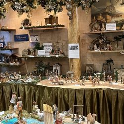 Kringles Christmas Store