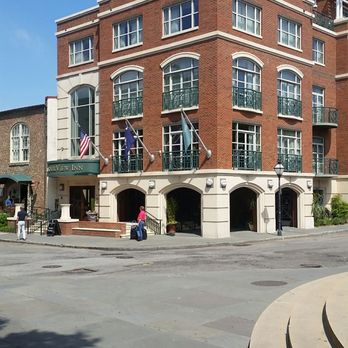 HarbourView Inn - View of our hotel from the steps of the fountain and waterfront park. One block off of East Bay Street - Hotels Near Me - Charleston, South Carolina HarbourView Inn - View of our hotel from the steps of the fountain and waterfront park. One block off of East Bay Street - Hotels Near Me - Charleston, South Carolina