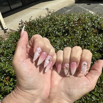 Happy Nails Salon - Nail Salons Near Me - Redding, California