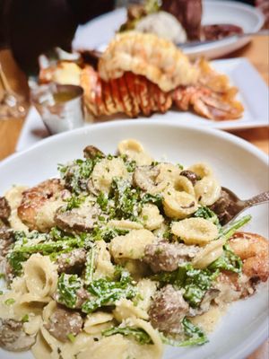 Streetside Seafood by null