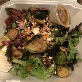 Harvest Moon Craft Kitchen - Farmers Salad - New American Near Me - Canal Winchester, Ohio