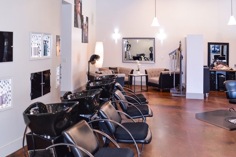 A Salon 2dYe4 Logo