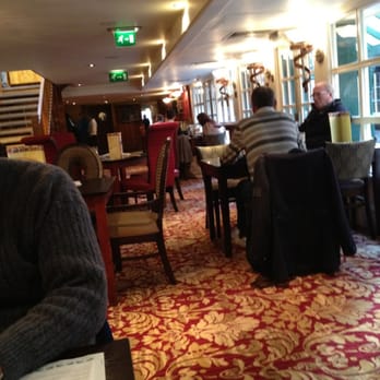 Crown Inn - View up restaurant towards entrance - Pubs Near Me - Worcester, WOR Crown Inn - View up restaurant towards entrance - Pubs Near Me - Worcester, WOR