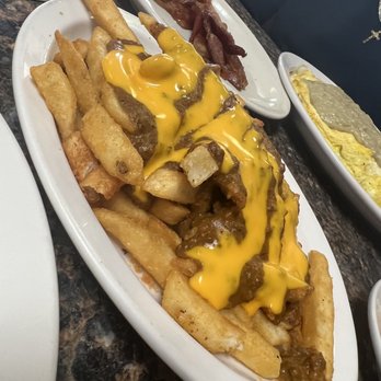 Classic Family Grill - Chili Cheese Fries - love some liquid cheese! - American Near Me - Fraser, Michigan