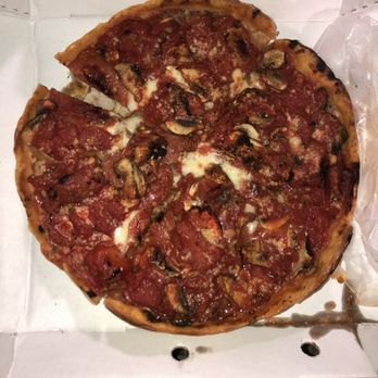 Lou Malnati's Pizzeria - Pizza Near Me - Chicago, Illinois Lou Malnati's Pizzeria - Pizza Near Me - Chicago, Illinois