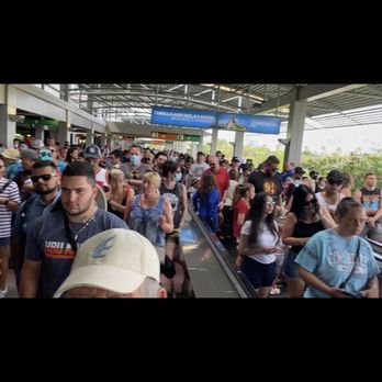 Universal Orlando Resort - The line behind me. Yeah. Check it out. Front view and back view. Lines that go on forever. And you're not even in the park yet - Amusement Parks Near Me - Orlando, Florida Universal Orlando Resort - The line behind me. Yeah. Check it out. Front view and back view. Lines that go on forever. And you're not even in the park yet - Amusement Parks Near Me - Orlando, Florida