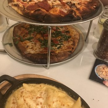 Emberz - pizza and mac n cheese - Wine Bars Near Me - Sonora, California