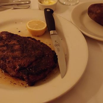 Giardina's Restaurant - Aged prime rib, baked potato - Italian Near Me - Greenwood, Mississippi