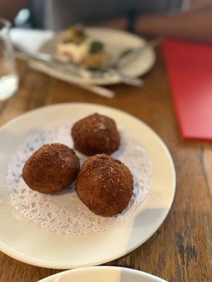 La Pizza & La Pasta by null