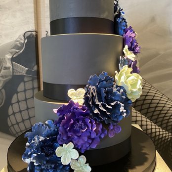 Freed's Bakery - Our wedding cake - Bakeries Near Me - Las Vegas, Nevada