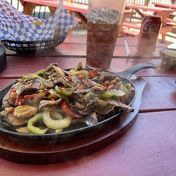 El Mezcalito Portland - Fajitas - can still see some steam! Oh I forgot, these also have mushrooms.