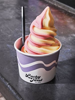 Lucky Twist by null