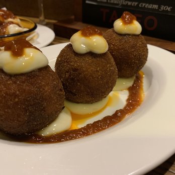 Tapeo - Bombetas - Tapas Bars Near Me - Barcelona, B Tapeo - Bombetas - Tapas Bars Near Me - Barcelona, B