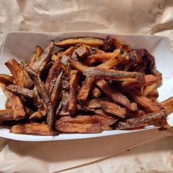 Taylor Street Pizza - Burned fries