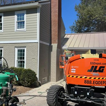 Efface Dustless Blasting - Removing paint from a chimney for restoration - Sandblasting Near Me - Louisville, Kentucky Efface Dustless Blasting - Removing paint from a chimney for restoration - Sandblasting Near Me - Louisville, Kentucky