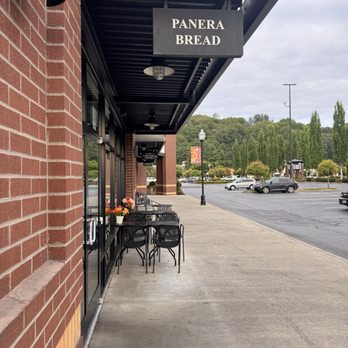 Panera Bread - Signage and outdoor seating available - Sandwiches Near Me - Tukwila, Washington