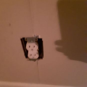 Noelle Construction - Replaced old receptacles - Electricians Near Me Noelle Construction - Replaced old receptacles - Electricians Near Me
