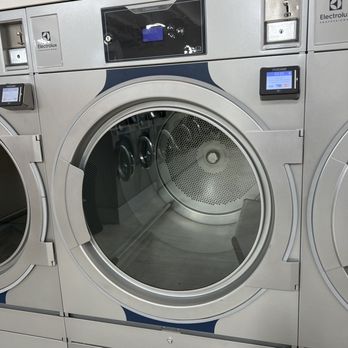 Breeze Better Laundry - Electrolux Dryer - Laundromat Near Me - Boise, Idaho