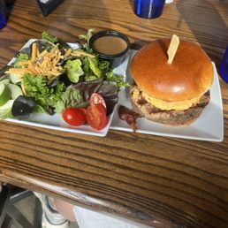 Pimento cheese burger Pimento cheese burger