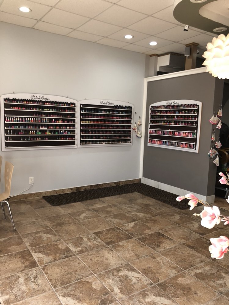 QUEEN NAILS 28 Photos & 11 Reviews 8730 Moreland St, Powell, Ohio