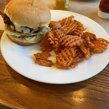 Craft 31 - The People's Crunch Burger - Pizza Near Me - Williamsburg, Virginia Craft 31 - The People's Crunch Burger - Pizza Near Me - Williamsburg, Virginia