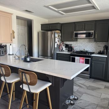 Schlemann Painting & Decorating - Kitchen Island Painting and Hardware Install - Painters Near Me - Hanford, California Schlemann Painting & Decorating - Kitchen Island Painting and Hardware Install - Painters Near Me - Hanford, California