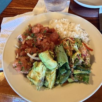 Duke's Waikiki - Brunch buffet - Hawaiian Near Me - Honolulu, Hawaii