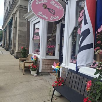 Sweet Lizzie's Bake Shop - Here are a few pictures of sweet Lizzies that I took while there, as well as the food I purchased. - Desserts Near Me - Fairhaven, Massachusetts