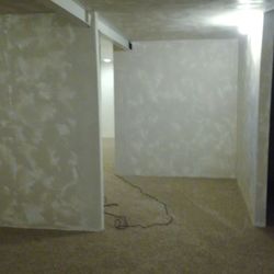 The Patch Guy - Basement with a skip trowel.