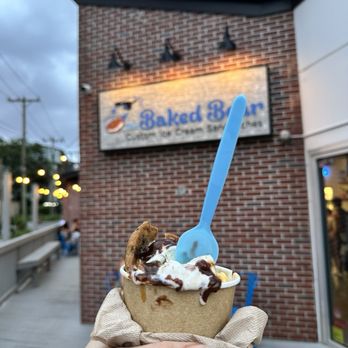 The Baked Bear - Hot fudge & caramel Sundae with the Cookie of the month banana chocolate chunk & Almond Brittle Cake ice cream - next level ! - Desserts Near Me - Nashville, Tennessee The Baked Bear - Hot fudge & caramel Sundae with the Cookie of the month banana chocolate chunk & Almond Brittle Cake ice cream - next level ! - Desserts Near Me - Nashville, Tennessee