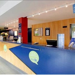 Express by Holiday Inn