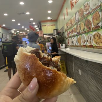 Mei Lai Wah Bakery - Bakeries Near Me - New York, New York