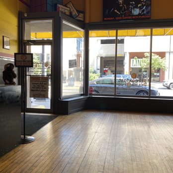 The Breakfast Club and Pub - American Near Me - La Crosse, Wisconsin