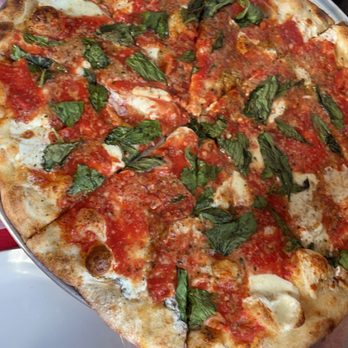 Grimaldi's Pizzeria - 16" Margherita - Desserts Near Me - Wichita, Kansas