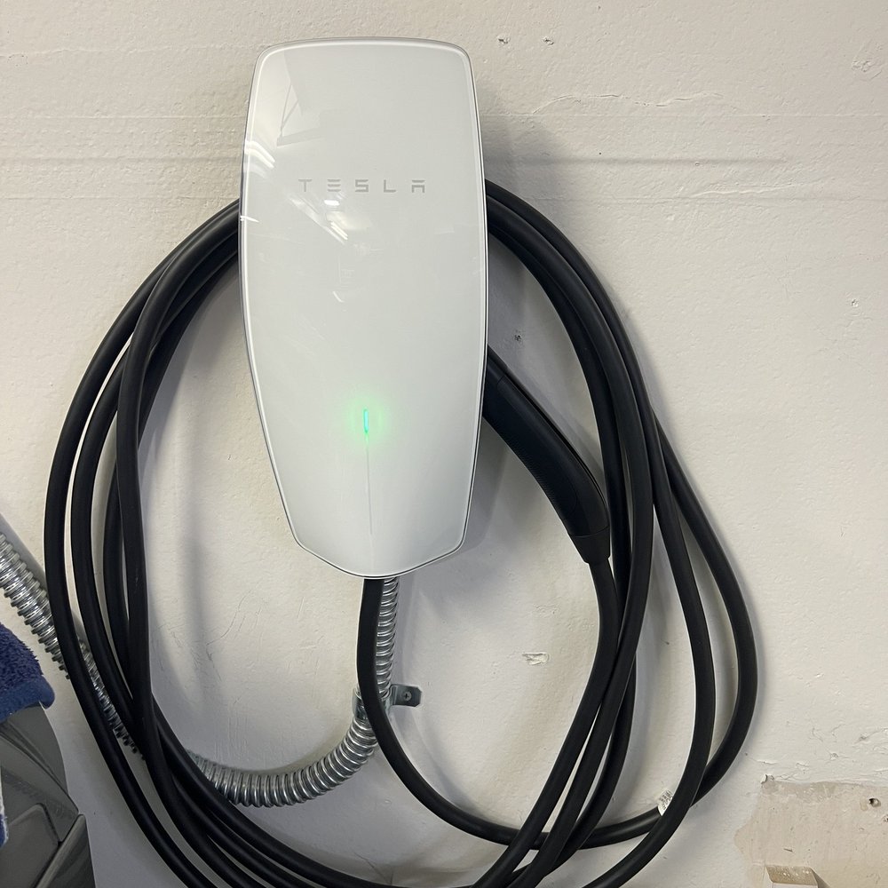 Smart Plug EV - Up close - Electricians Near Me Smart Plug EV - Up close - Electricians Near Me
