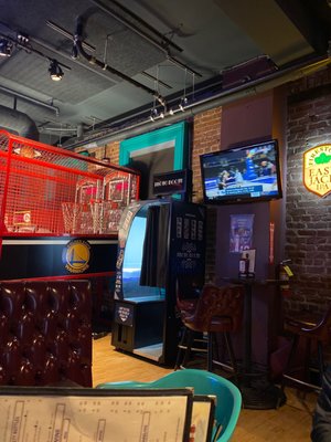 Golden Gate Tap Room by null