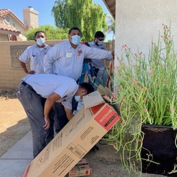 Team Mendoza in well-coordinated installation unison!