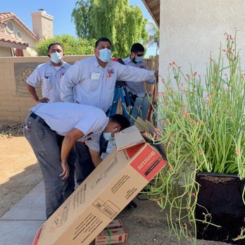Mendoza Electric - Team Mendoza in well-coordinated installation unison! - Electricians Near Me - Coachella, California