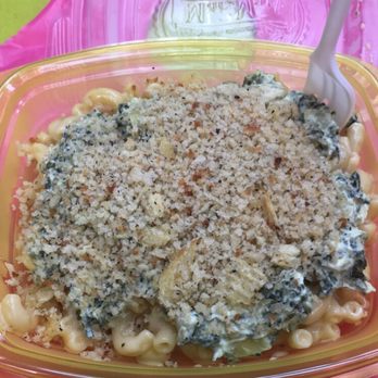 Mac Mart - Rittenhouse - spinach & artichoke dip over mac & cheese with panko crisps. - American Near Me - Philadelphia, Pennsylvania Mac Mart - Rittenhouse - spinach & artichoke dip over mac & cheese with panko crisps. - American Near Me - Philadelphia, Pennsylvania