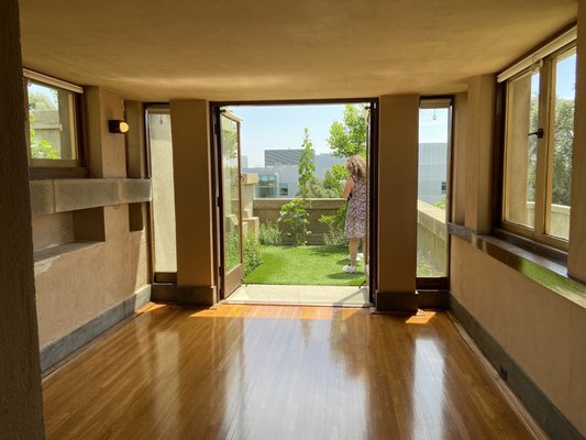 Hollyhock House by null