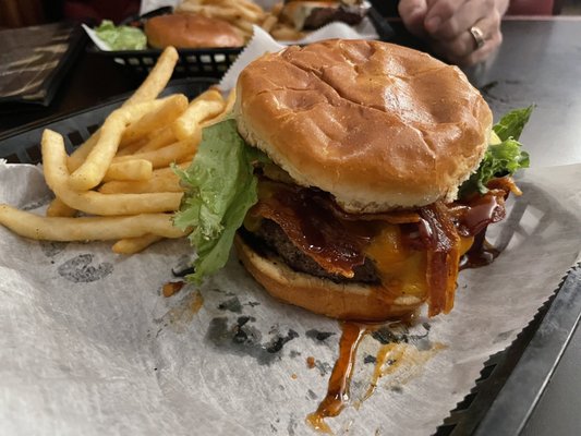 White Horse Tavern by null